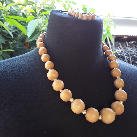 Wooden Bead Necklace With Wooden Stretch Bracelet Set of 2 Preowned - Picture 2 of 15